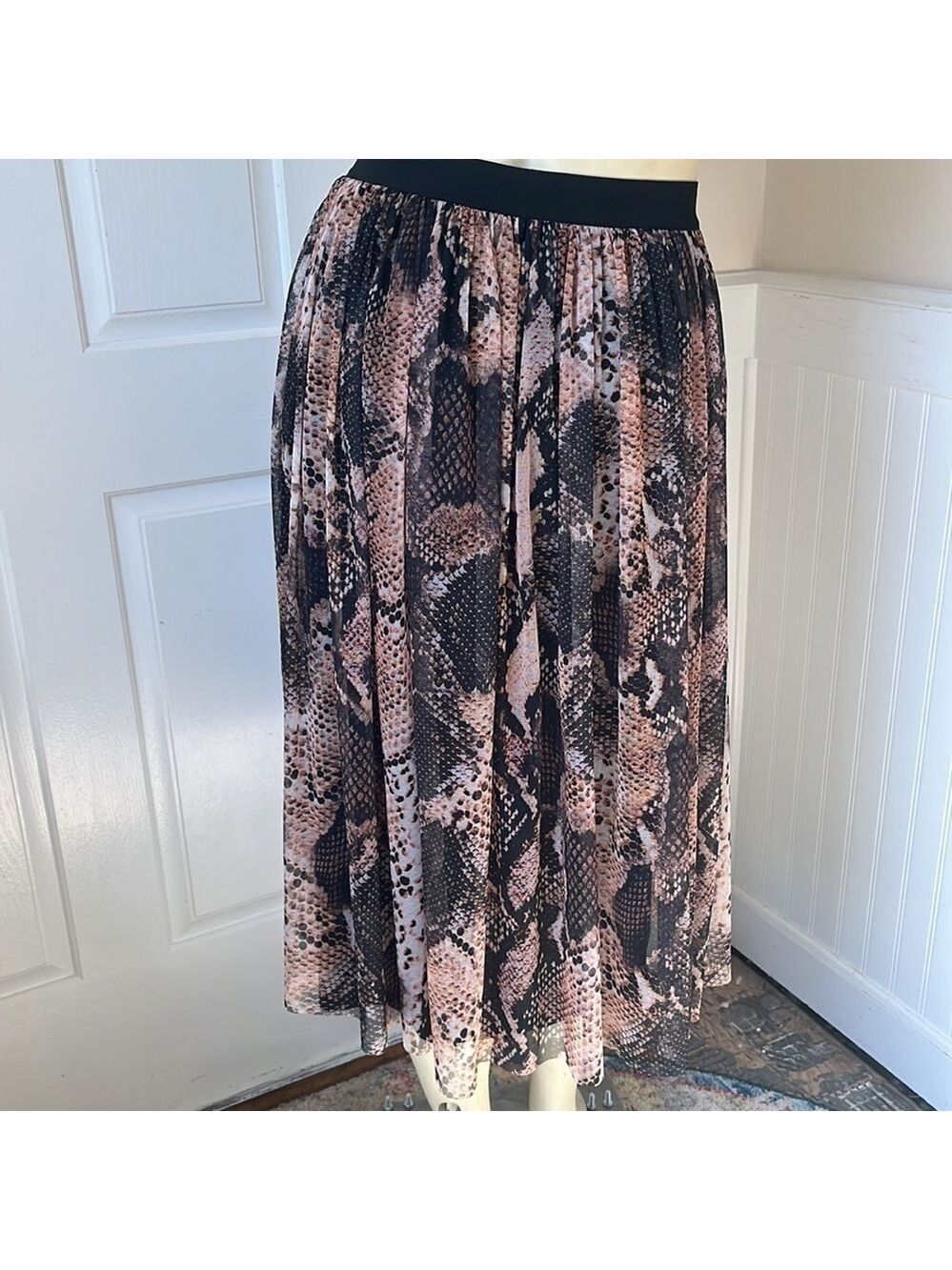 NWOT Zara Basic Snake Skin Print Pleated Midi Skirt M - Picture 4 of 11